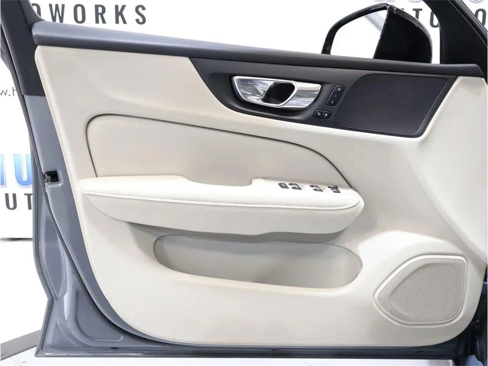 2022 Volvo S60 3rd Gen - Image 10 of 31