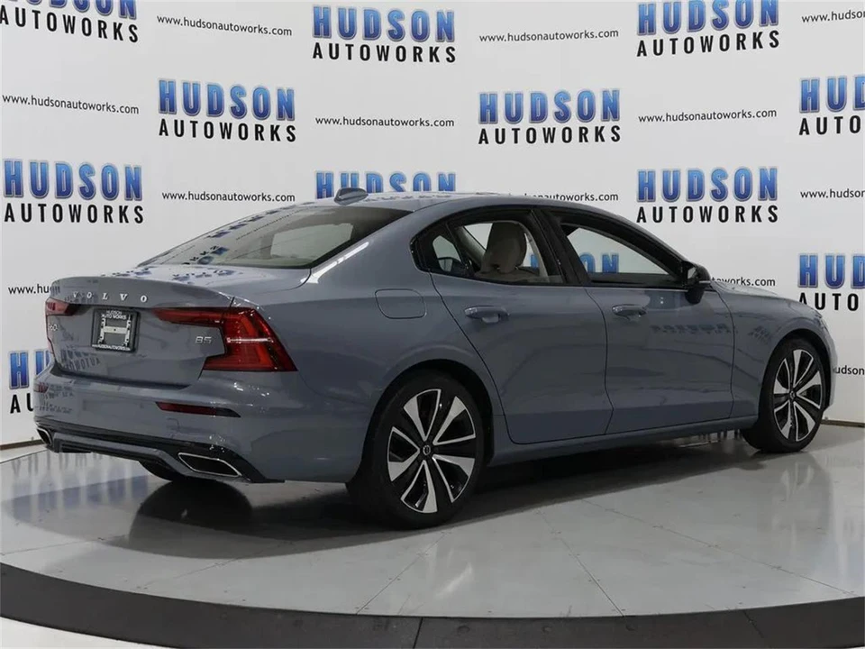 2022 Volvo S60 3rd Gen - Image 6 of 31