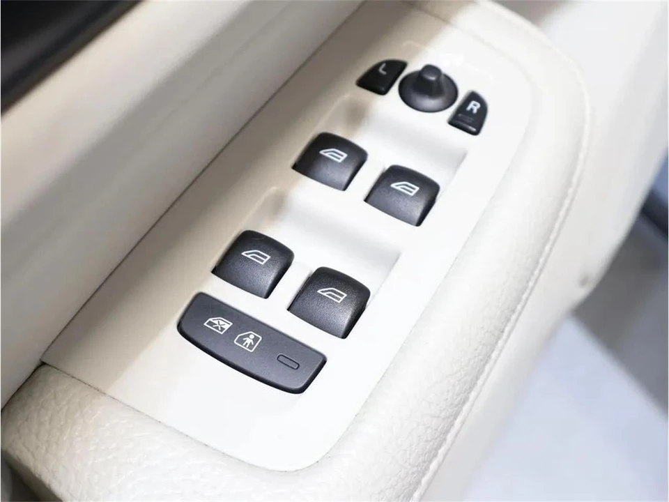 2022 Volvo S60 3rd Gen - Image 11 of 31
