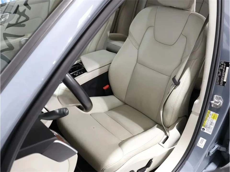 2022 Volvo S60 3rd Gen - Image 16 of 31