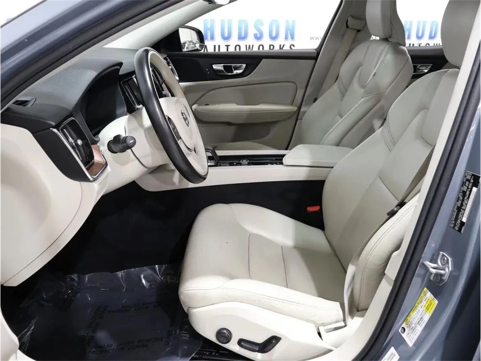 2022 Volvo S60 3rd Gen - Image 14 of 31