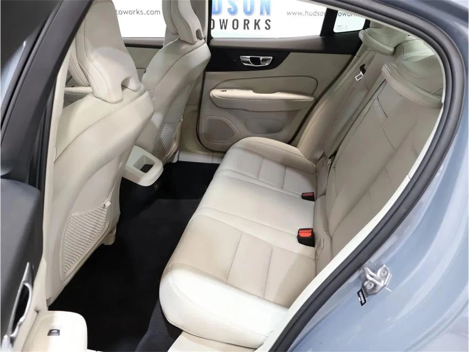 2022 Volvo S60 3rd Gen - Image 24 of 31