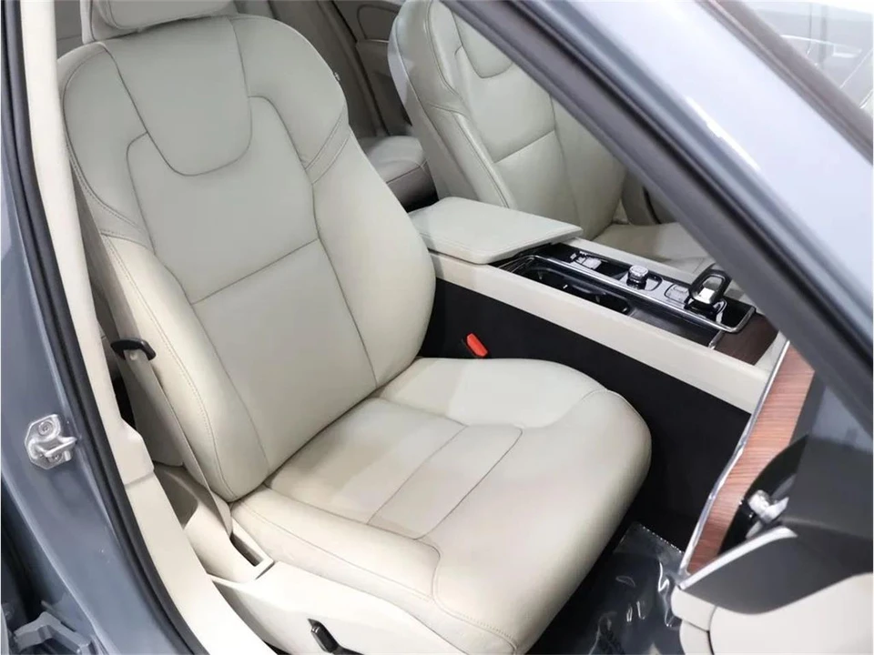 2022 Volvo S60 3rd Gen - Image 28 of 31