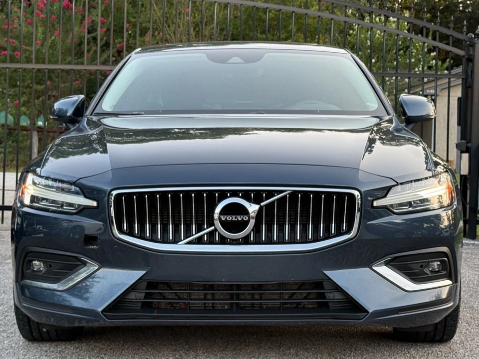 2022 Volvo S60 3rd Gen - Image 2 of 12