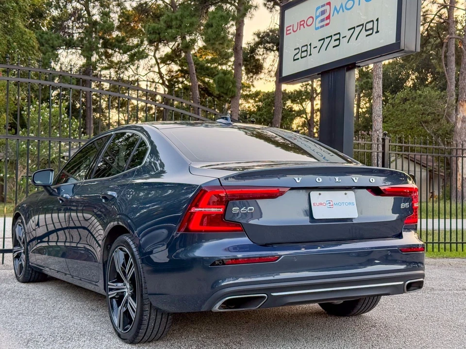 2022 Volvo S60 3rd Gen - Image 5 of 12