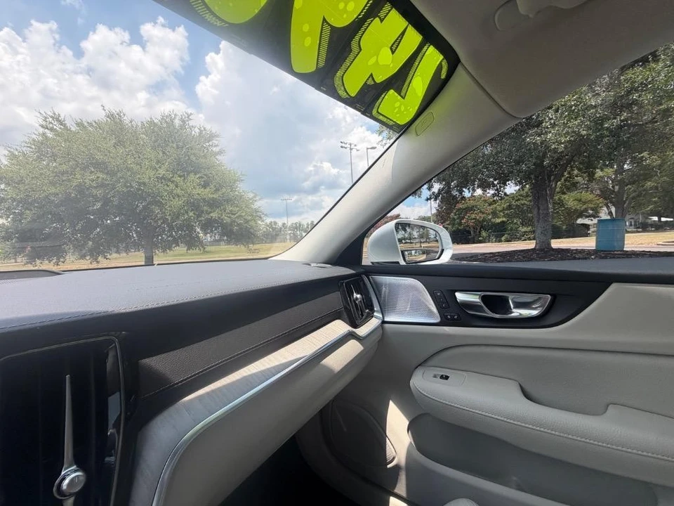 2022 Volvo S60 3rd Gen - Image 23 of 31
