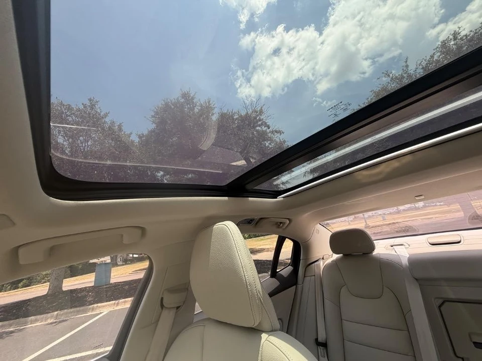 2022 Volvo S60 3rd Gen - Image 26 of 31