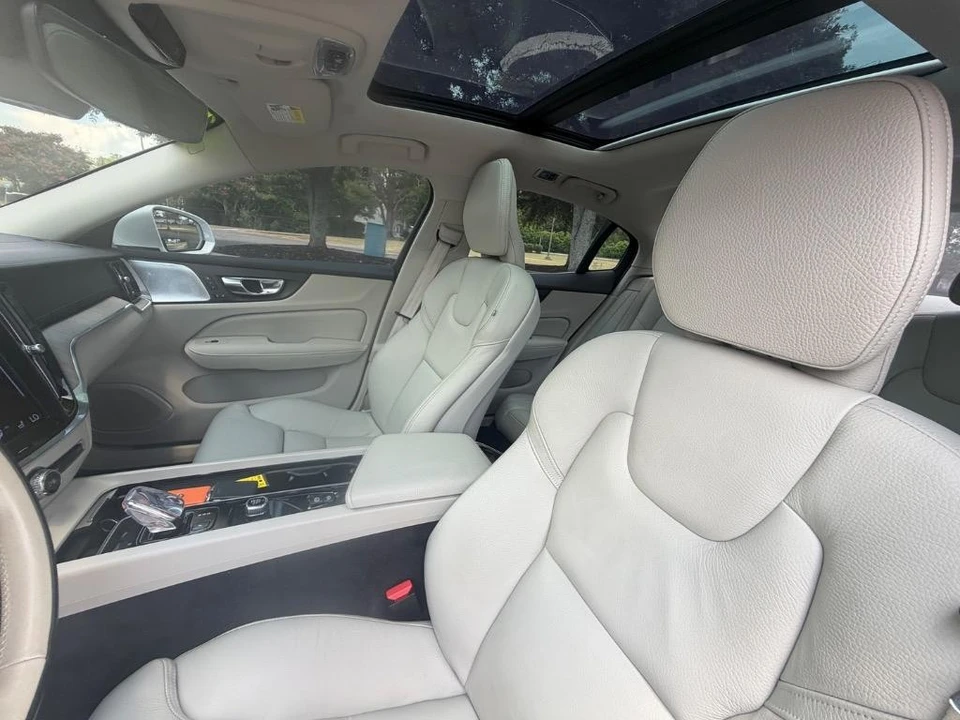 2022 Volvo S60 3rd Gen - Image 10 of 31