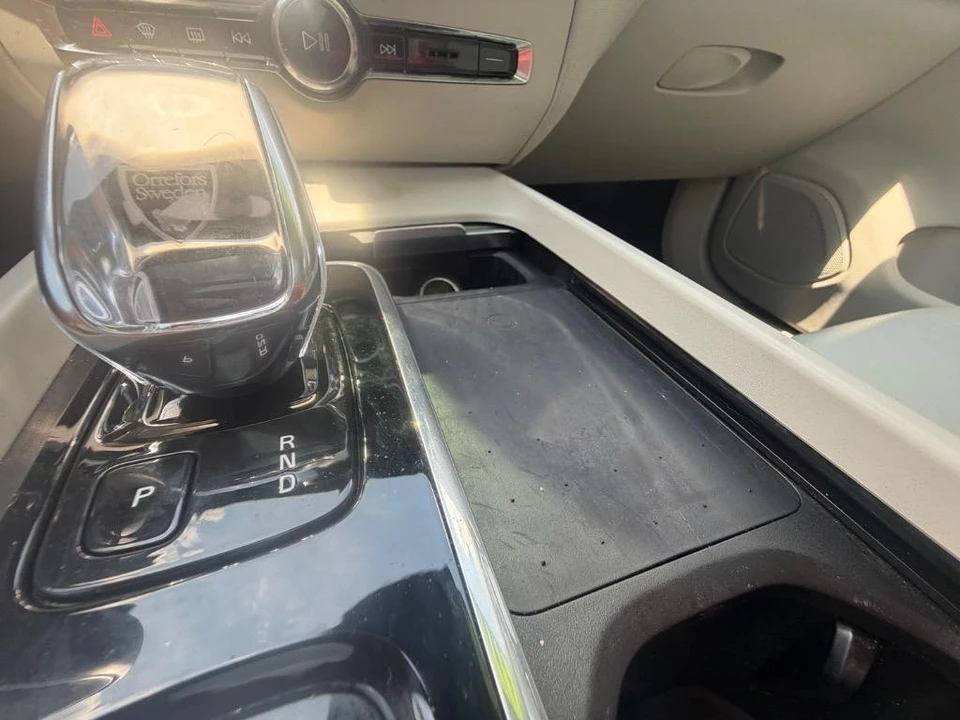 2022 Volvo S60 3rd Gen - Image 24 of 31
