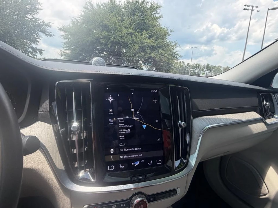 2022 Volvo S60 3rd Gen - Image 15 of 31