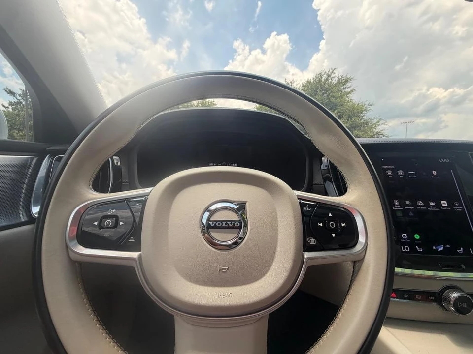 2022 Volvo S60 3rd Gen - Image 12 of 31