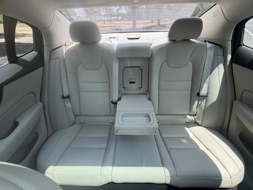 2022 Volvo S60 3rd Gen - Image 29 of 31