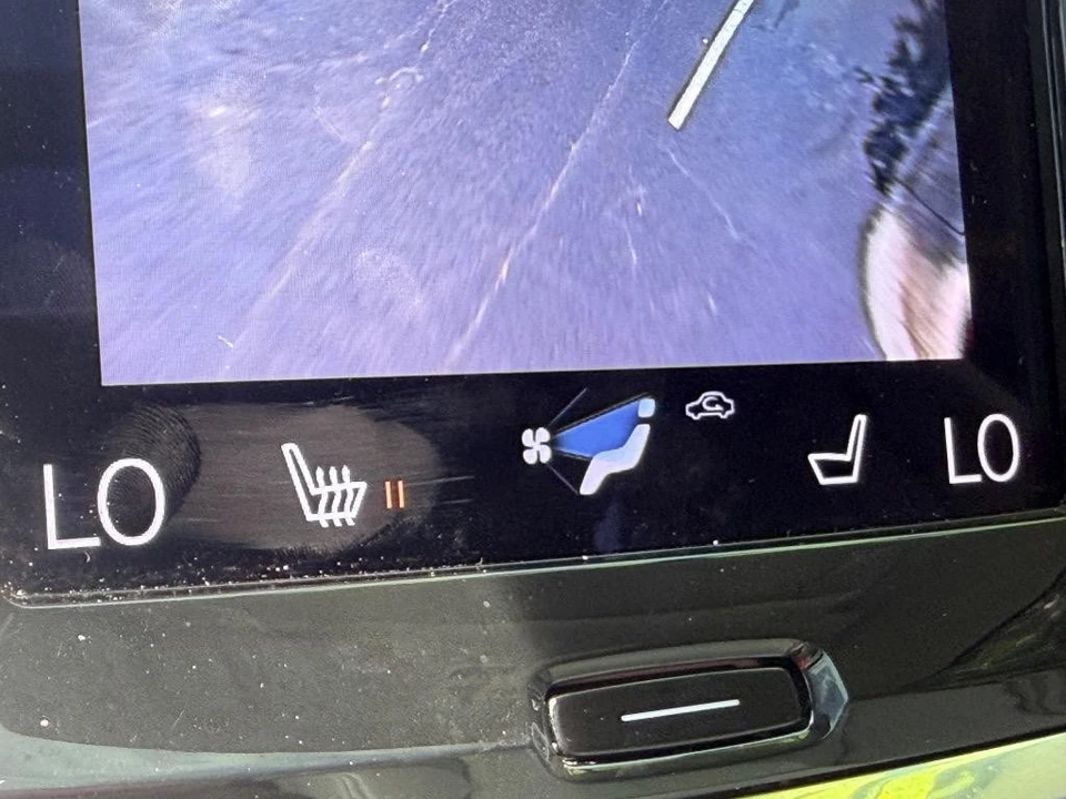 2022 Volvo S60 3rd Gen - Image 17 of 31
