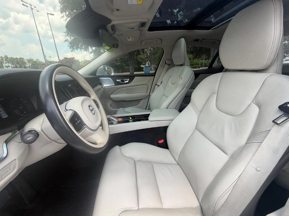 2022 Volvo S60 3rd Gen - Image 8 of 31