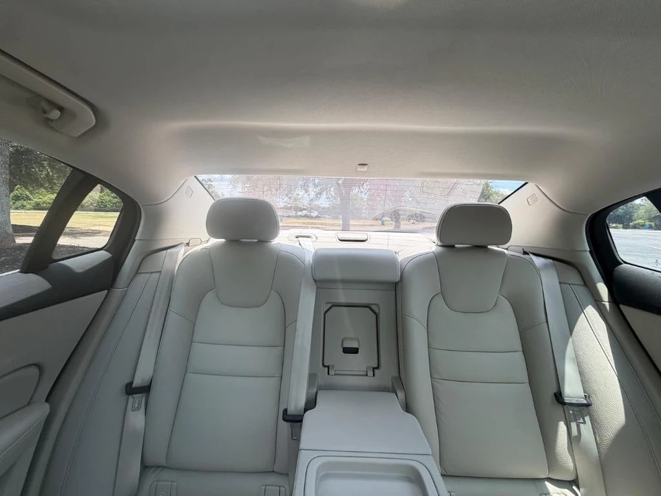 2022 Volvo S60 3rd Gen - Image 30 of 31
