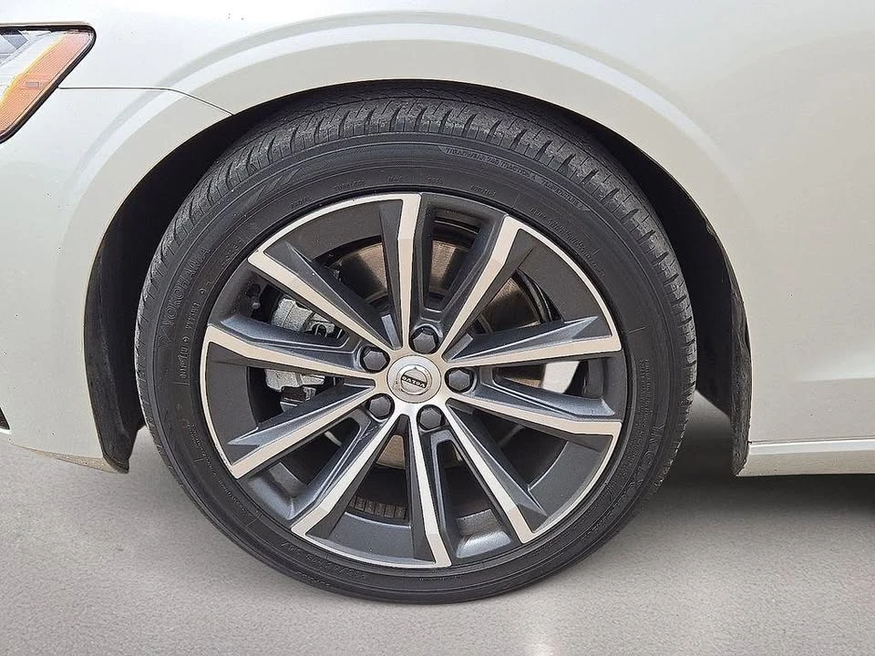 2022 Volvo S60 3rd Gen - Image 5 of 12