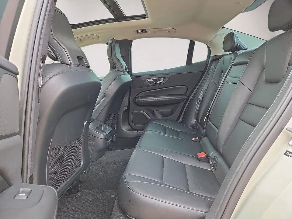 2022 Volvo S60 3rd Gen - Image 7 of 12