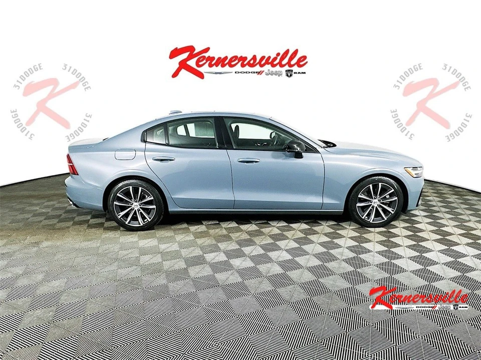 2022 Volvo S60 3rd Gen - Image 8 of 12