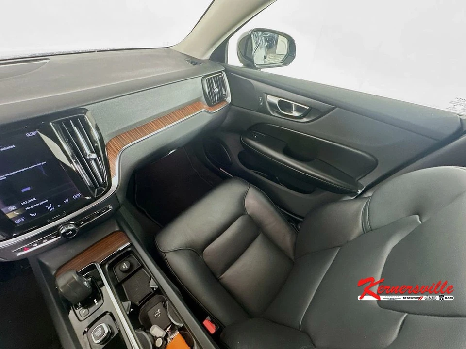 2022 Volvo S60 3rd Gen - Image 11 of 12