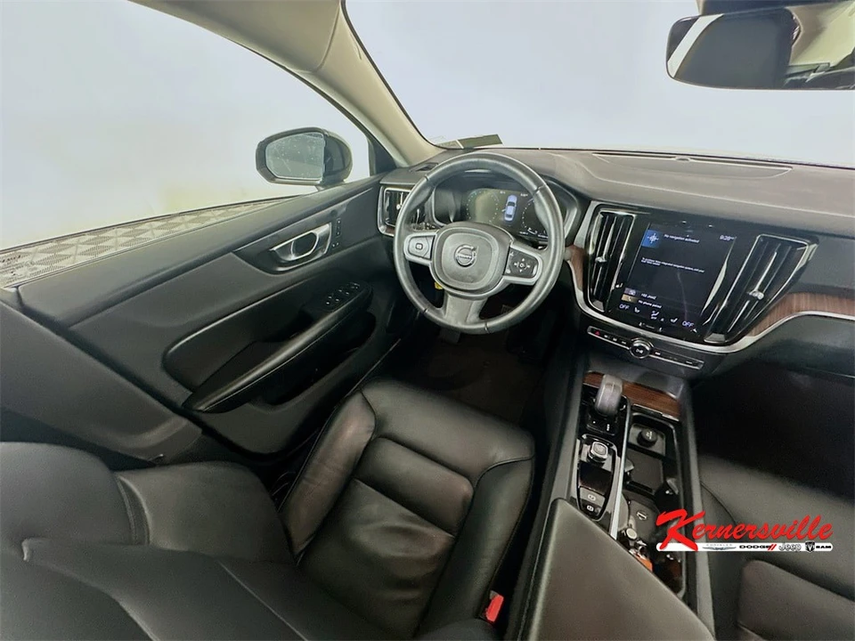 2022 Volvo S60 3rd Gen - Image 9 of 12