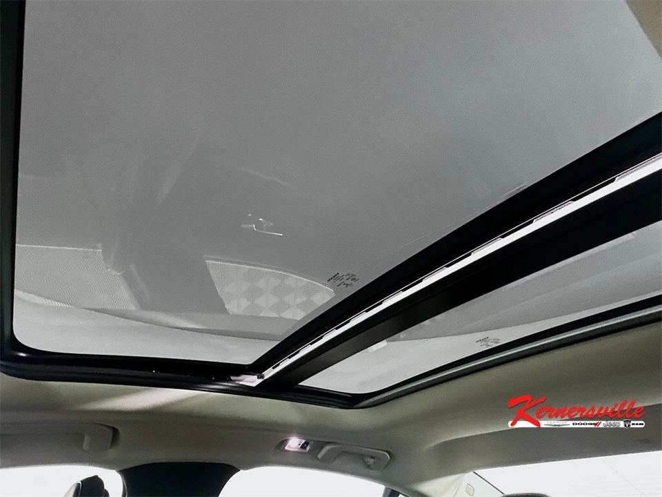 2022 Volvo S60 3rd Gen - Image 20 of 21