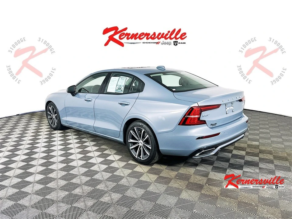 2022 Volvo S60 3rd Gen - Image 5 of 12