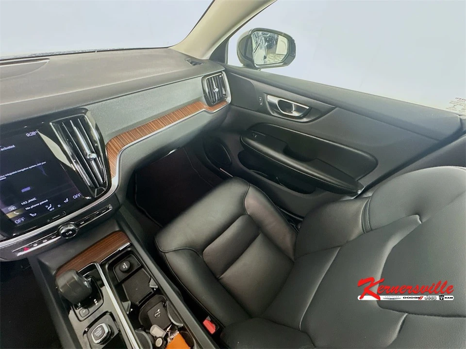 2022 Volvo S60 3rd Gen - Image 11 of 12