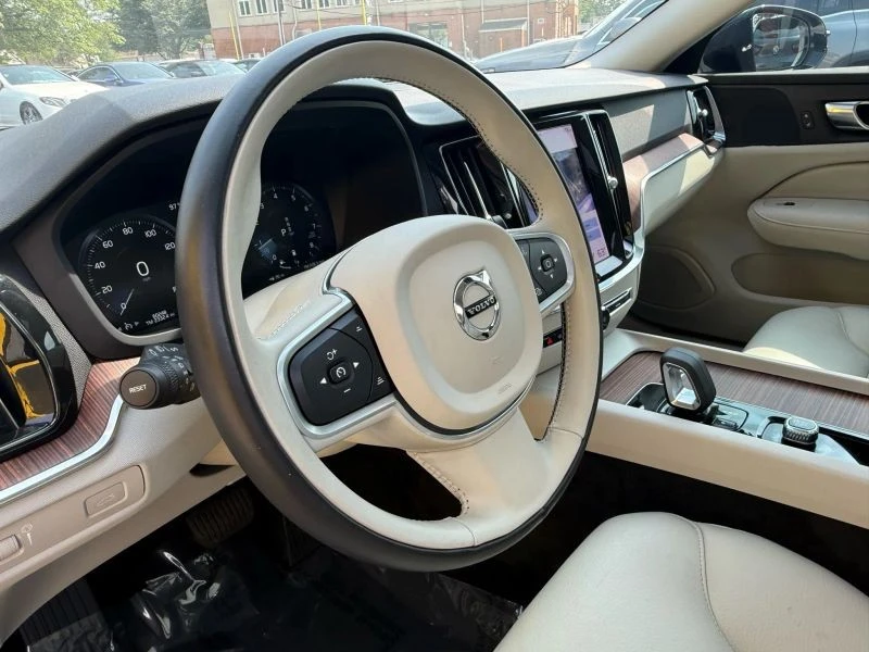 2022 Volvo S60 3rd Gen - Image 8 of 12