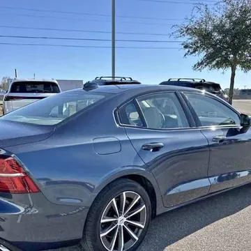 2022 Volvo S60 B5 Momentum