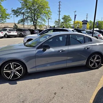 2022 Volvo S60 B5 AWD R-Design