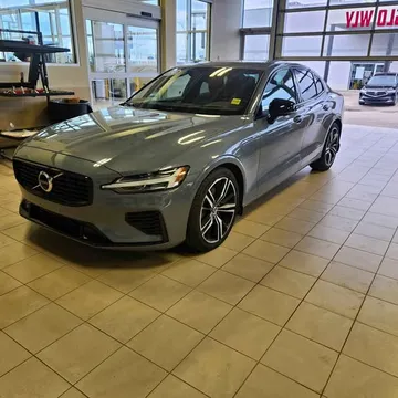 2022 Volvo S60 Recharge R-Design