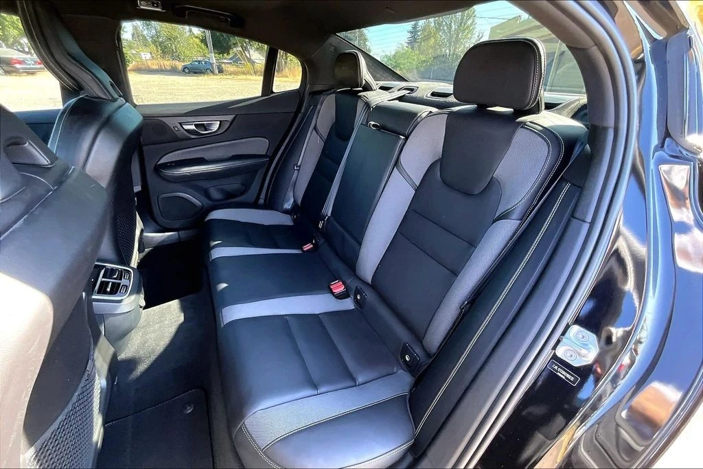2022 Volvo S60 3rd Gen - Image 21 of 31