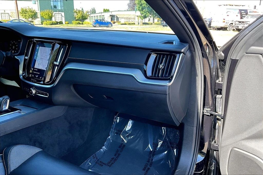 2022 Volvo S60 3rd Gen - Image 19 of 31