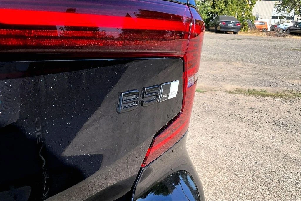 2022 Volvo S60 3rd Gen - Image 11 of 31