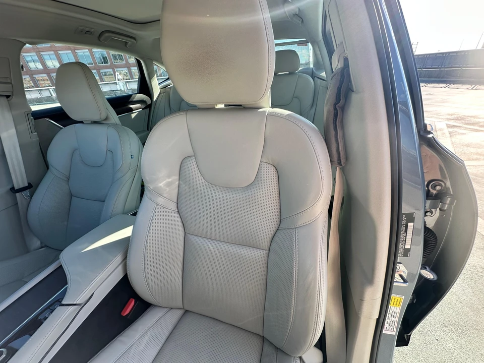 2022 Volvo S90 - Image 27 of 31