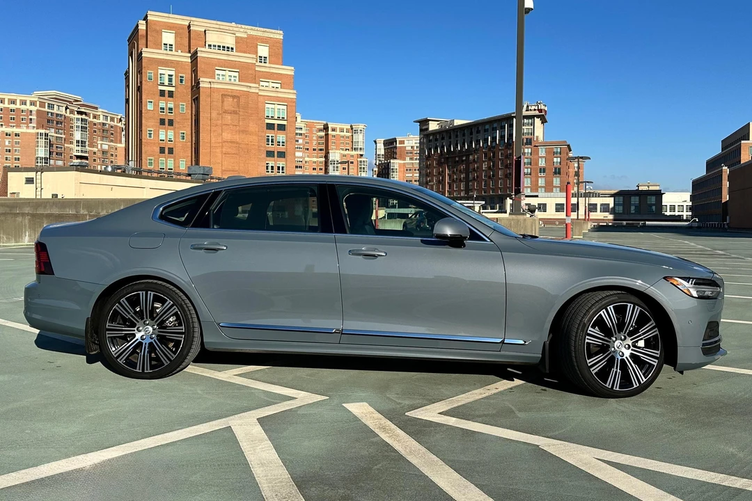 2022 Volvo S90 - Image 3 of 31