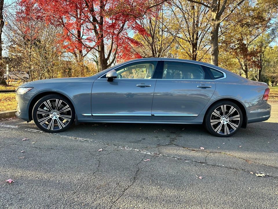 2022 Volvo S90 - Image 9 of 31