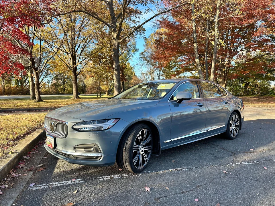 2022 Volvo S90 - Image 7 of 31