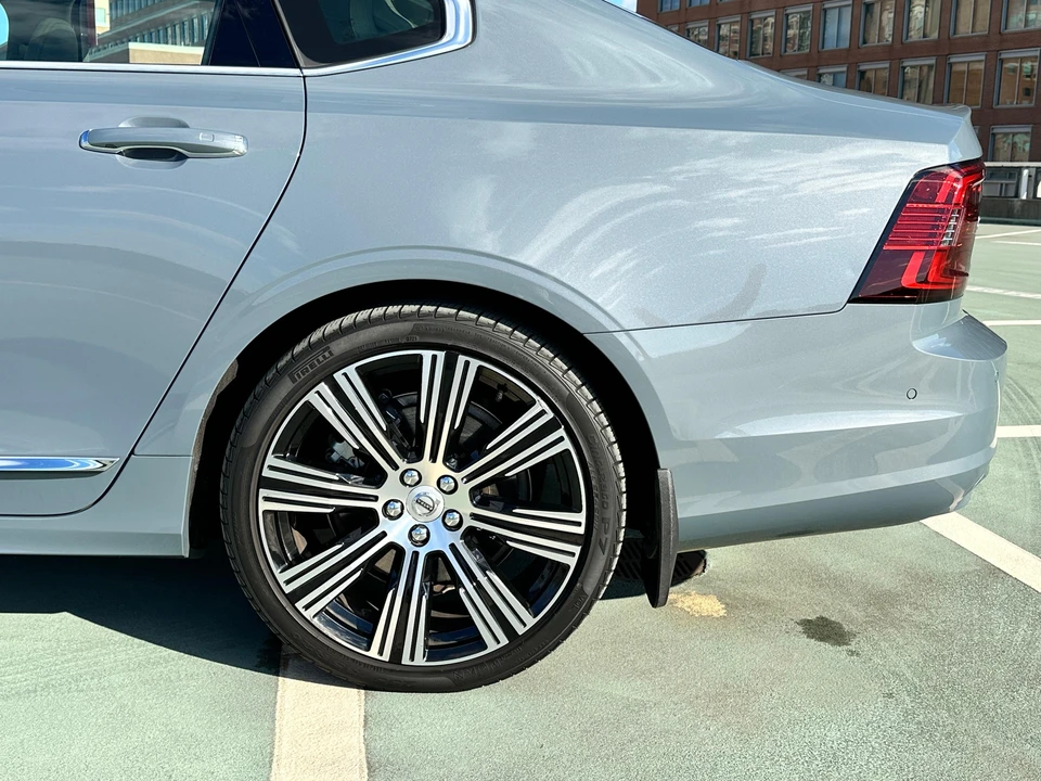 2022 Volvo S90 - Image 18 of 31