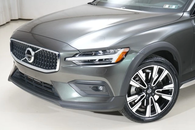 2022 Volvo V60 2nd Gen - Image 6 of 21