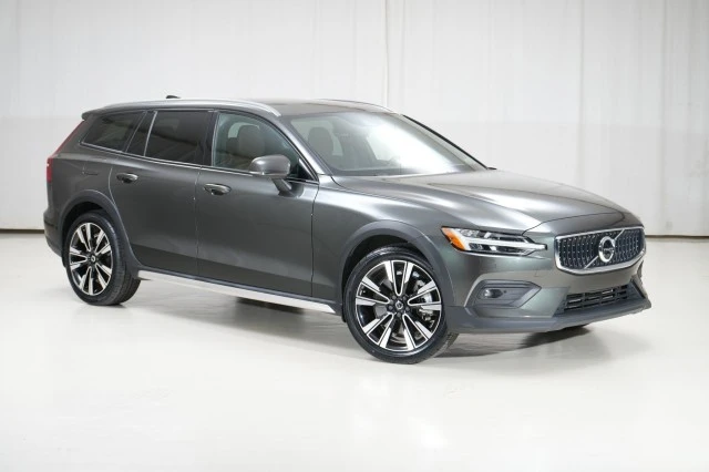 2022 Volvo V60 2nd Gen - Image 13 of 21