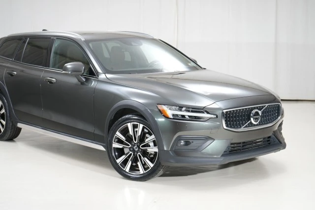 2022 Volvo V60 2nd Gen - Image 11 of 21