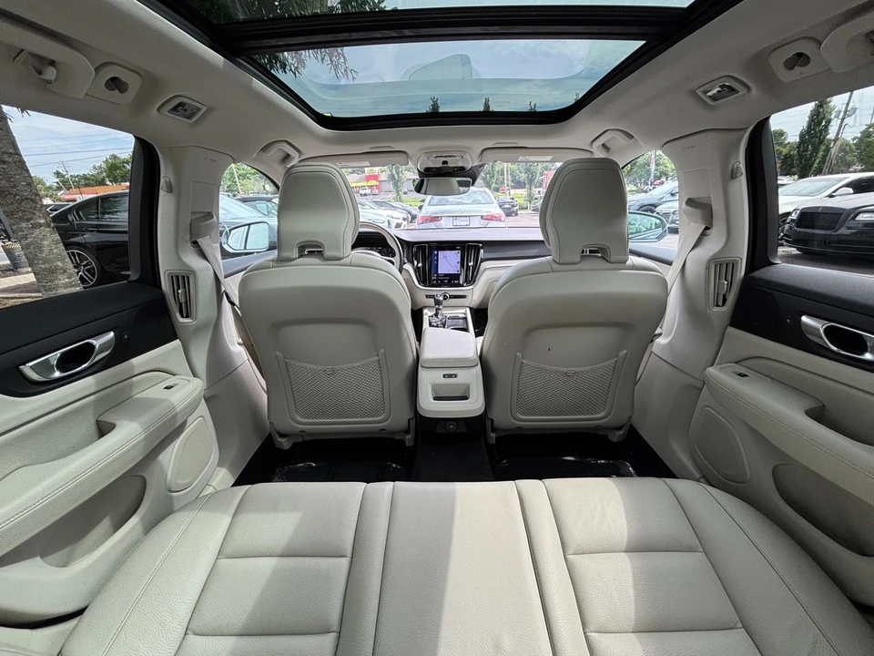 2022 Volvo V60 2nd Gen - Image 29 of 31