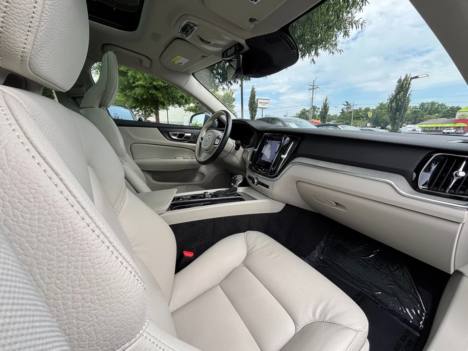 2022 Volvo V60 2nd Gen - Image 24 of 31