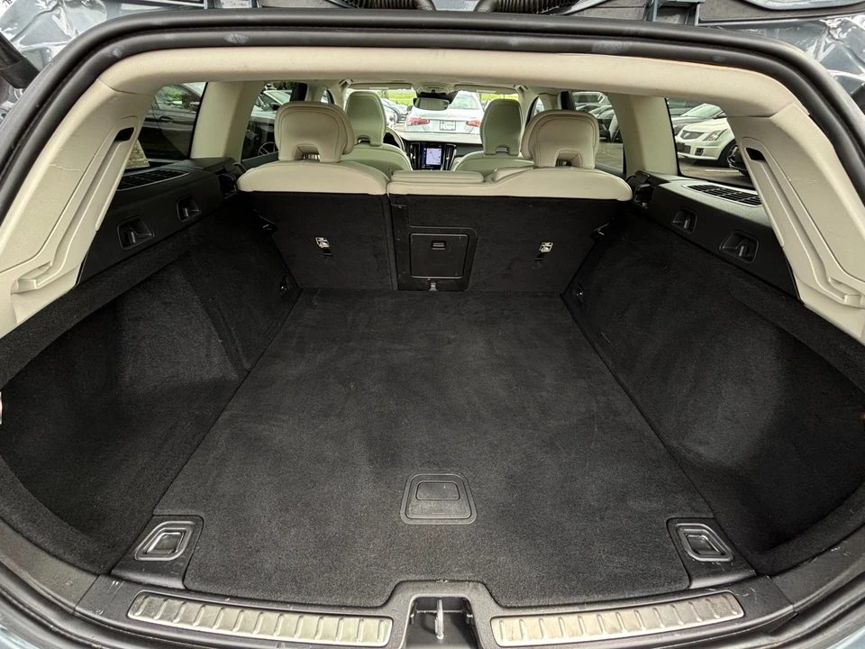 2022 Volvo V60 2nd Gen - Image 27 of 31