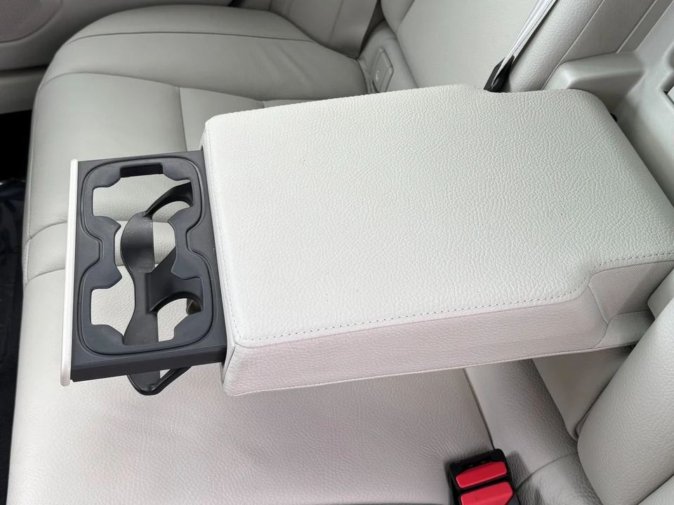 2022 Volvo V60 2nd Gen - Image 19 of 31