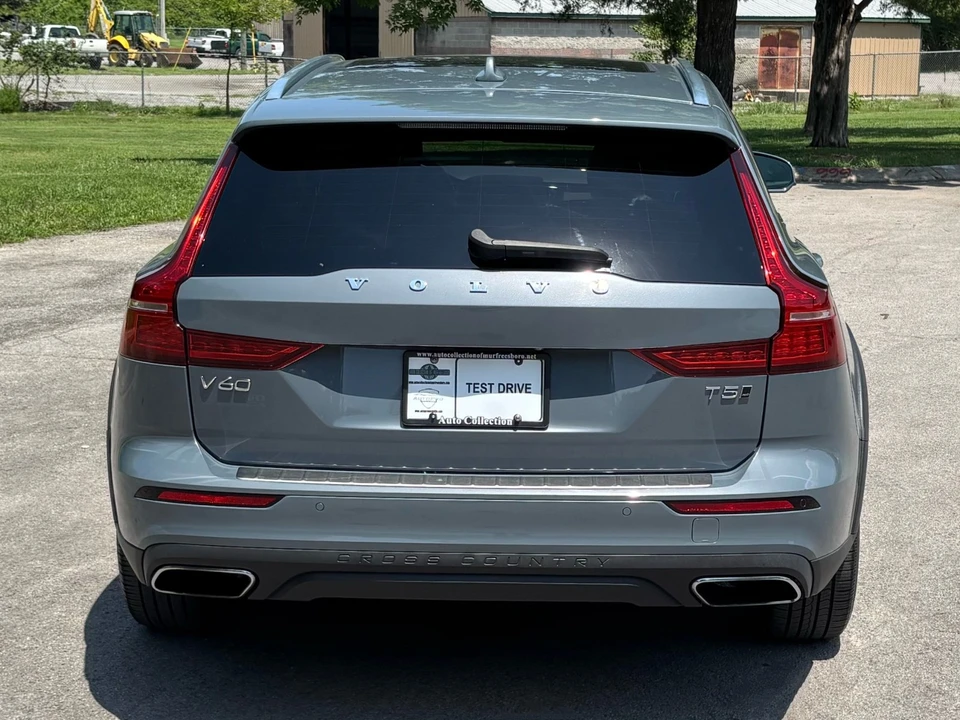 2022 Volvo V60 2nd Gen - Image 5 of 31