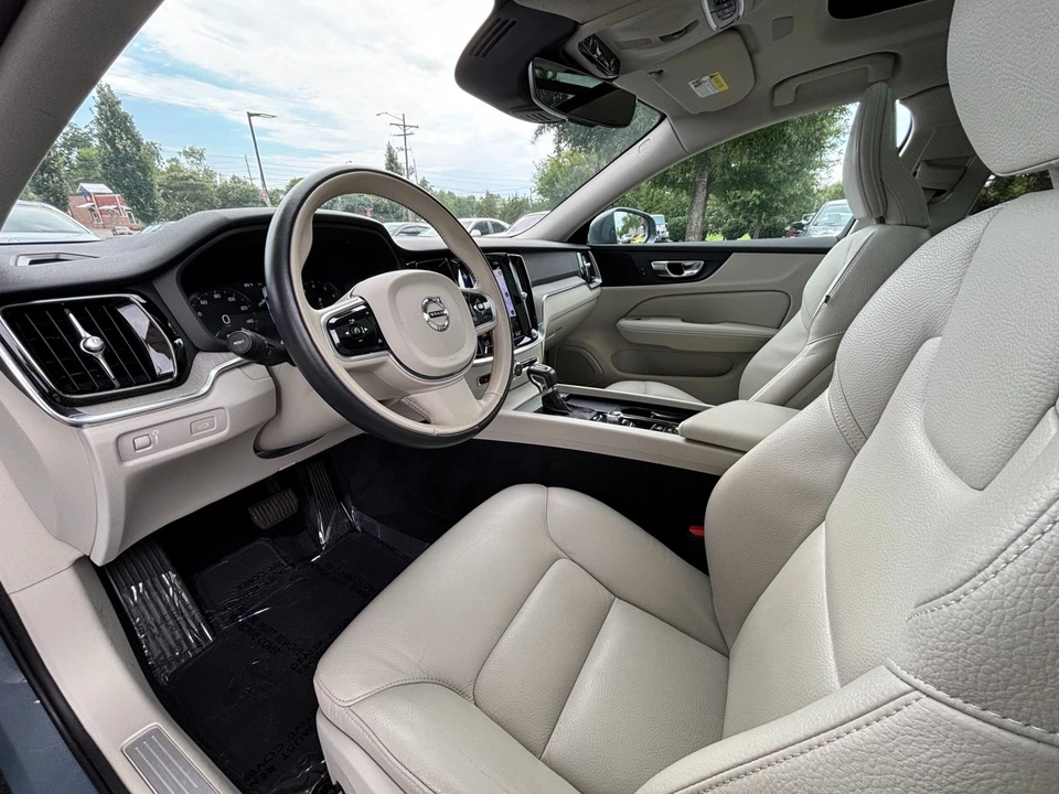 2022 Volvo V60 2nd Gen - Image 10 of 31