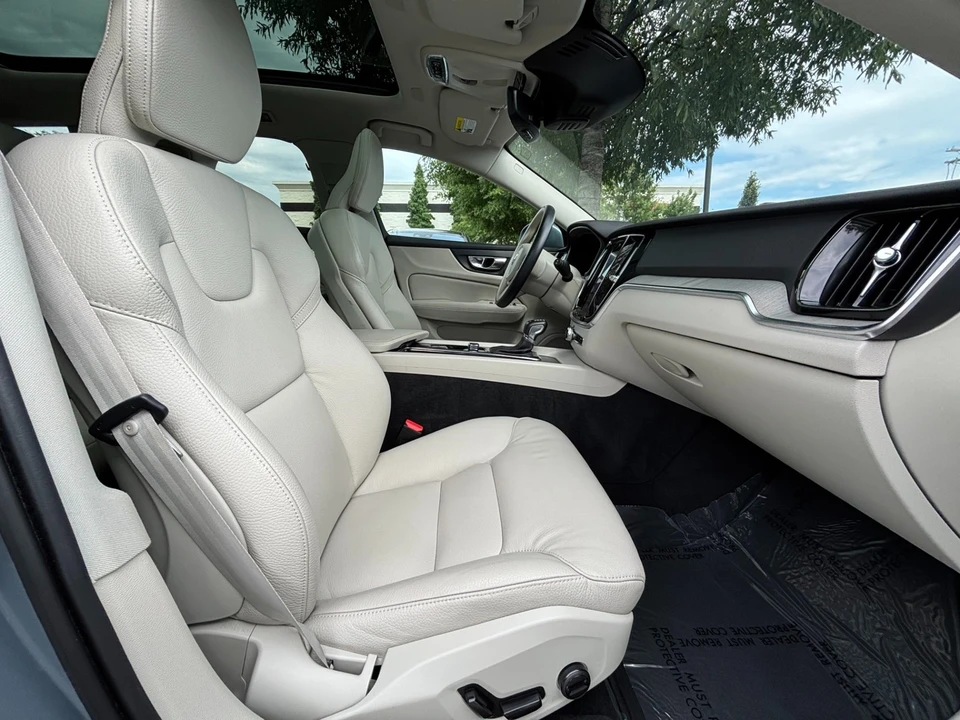 2022 Volvo V60 2nd Gen - Image 23 of 31