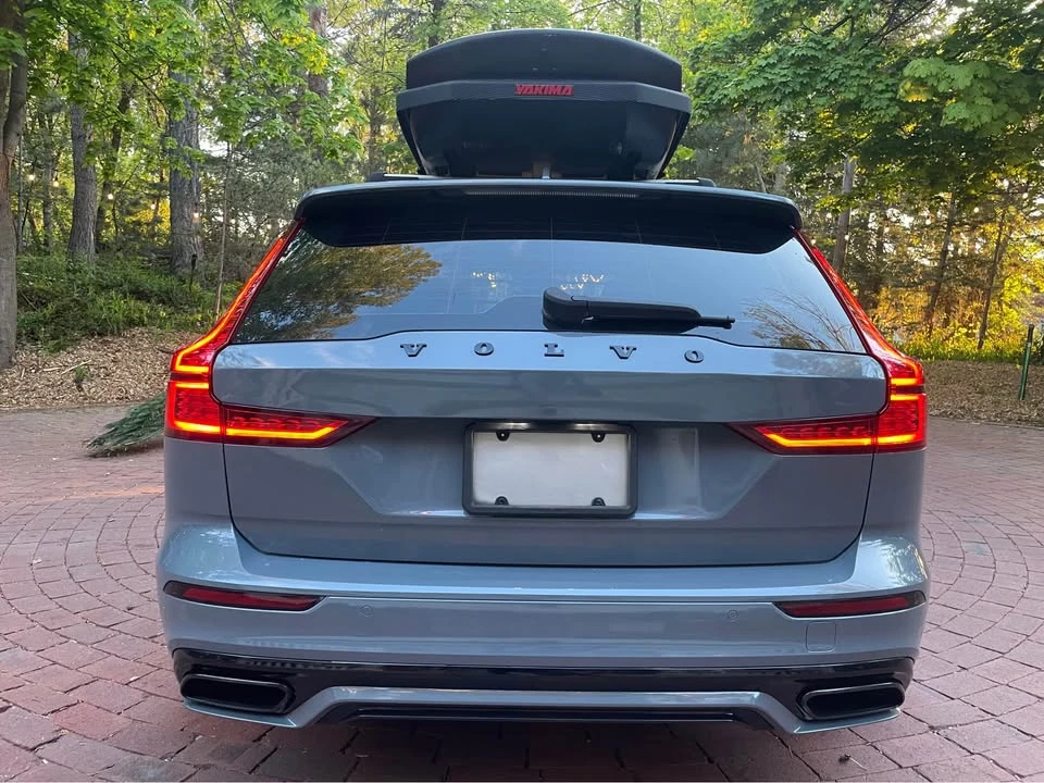 2022 Volvo V60 2nd Gen - Image 5 of 10